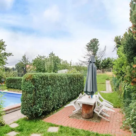 2 Bedroom Cozy In Holiday home *